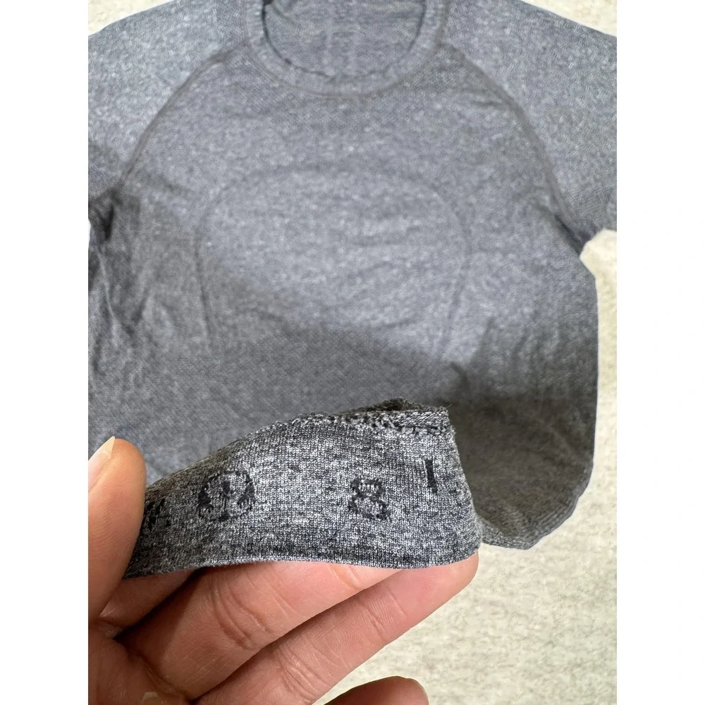 Lululemon Swiftly Tech Shirt Womens 8 Gray Short Sleeve Run Yoga Athletic Gym